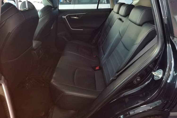 Used Toyota Wildlander 2023 2.0L CVT Two-Wheel Drive Luxury PLUS Edition