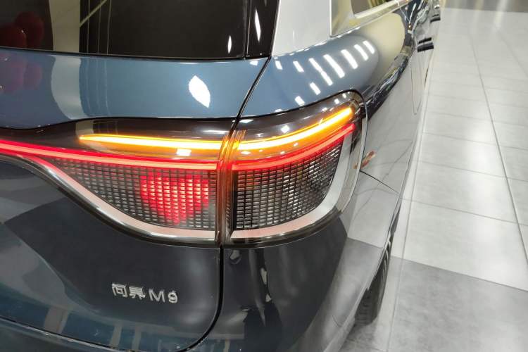 Used Hima AITO M9 2024 Range-Extended Ultra Version 52 kWh 5-Seater Model