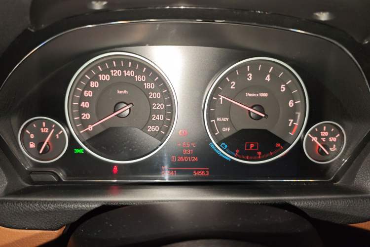 Used BMW 3 Series 2014 320Li Luxury Design Package
