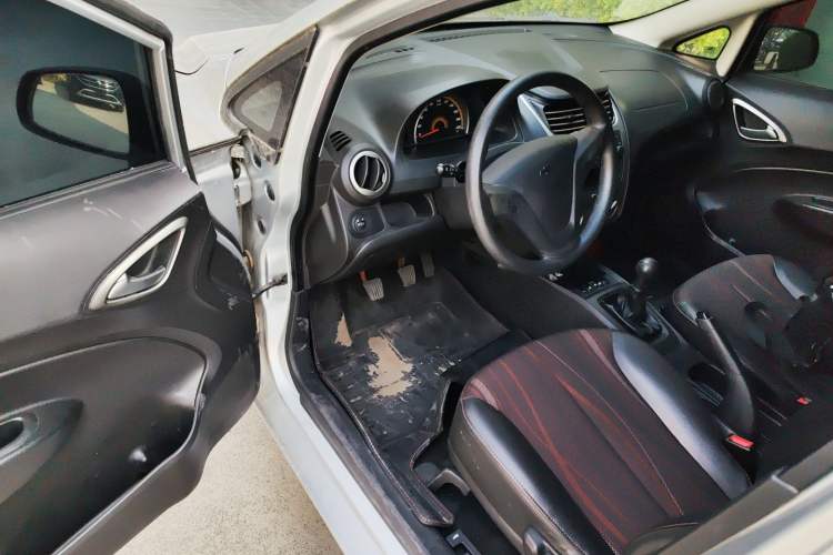 Used Chevrolet Sail 2013 Sedan 1.2L Manual Fashionable Happiness Edition Driver Seat