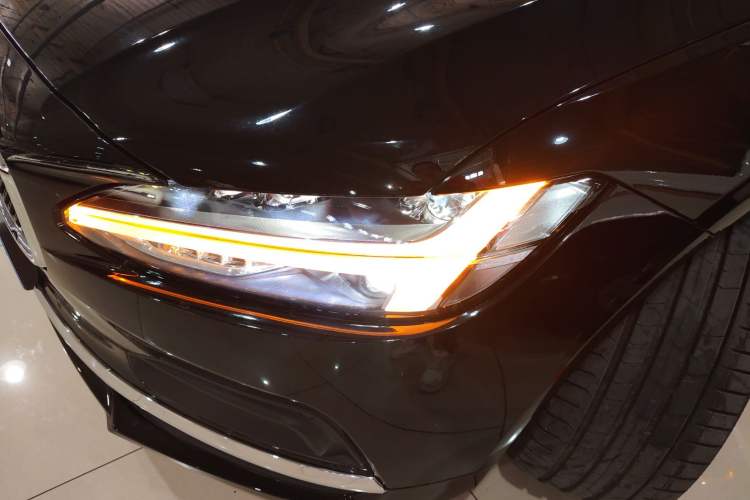 Used Volvo S90 2025 B5 Zhiyuan Luxury Edition
