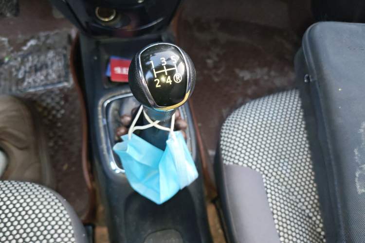 Used FAW Xiali N7 2013 1.3L Manual Luxury Model Gear Lever