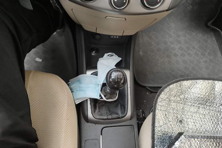 Used Hyundai Celesta 2011 1.6L Manual Comfort Edition Gear Lever