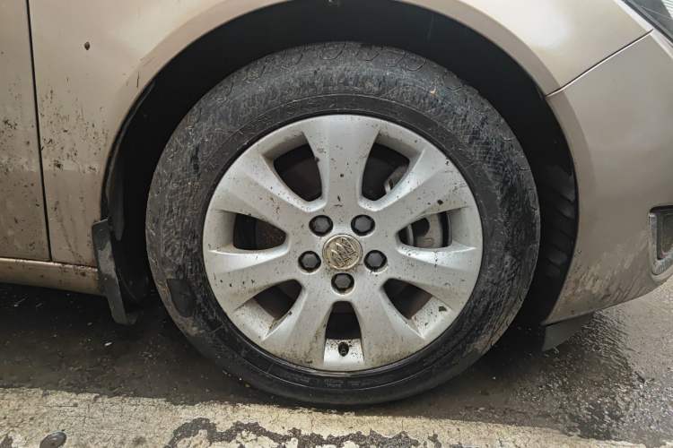 Used Buick Regal 2015 1.6T Elite Tech Model Right Front Wheel Hub