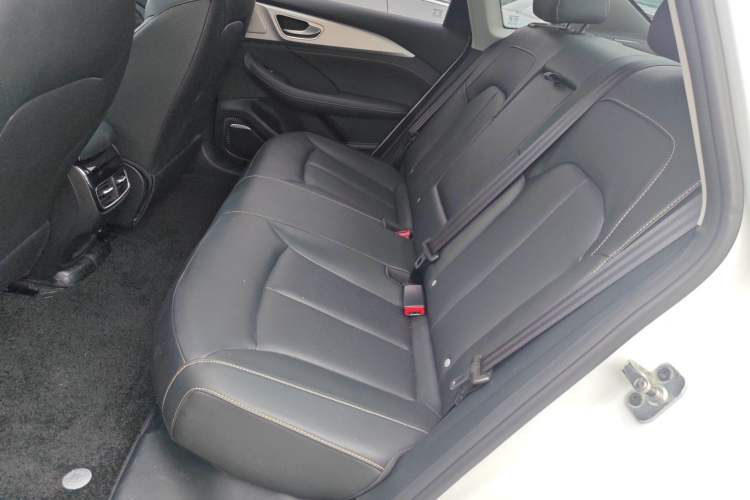 Used Roewe i6 MAX New Energy 2023 EV 420 Skyroof Special Edition
