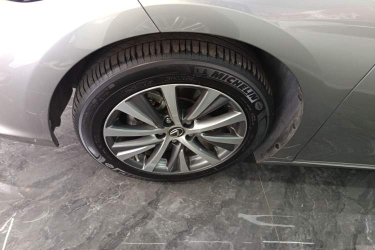 Used Lexus ES 2020 300h Premier Edition