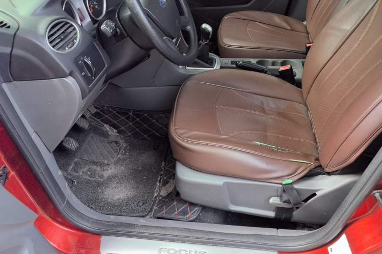 Used Ford Focus 2013 Hatchback Classic 1.8L Manual Base Model