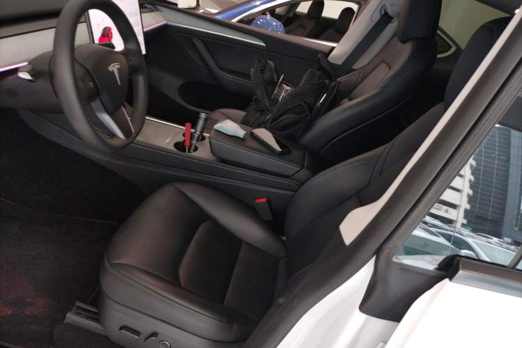 Used Tesla Model Y 2023 Rear-Wheel-Drive Version
