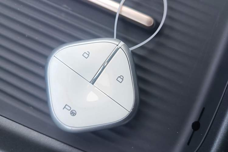 Used Baojun Yunhai 2024 140km Plug-in Hybrid Version