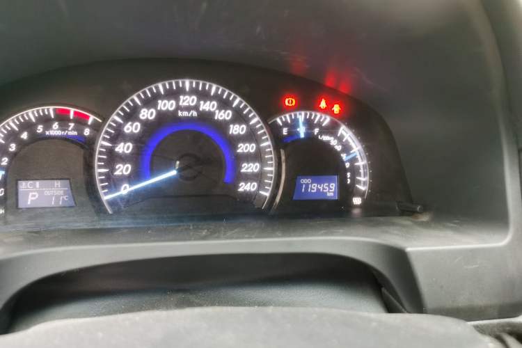 Used Toyota Camry 2013 2.0G Comfort Edition Odometer Close Up