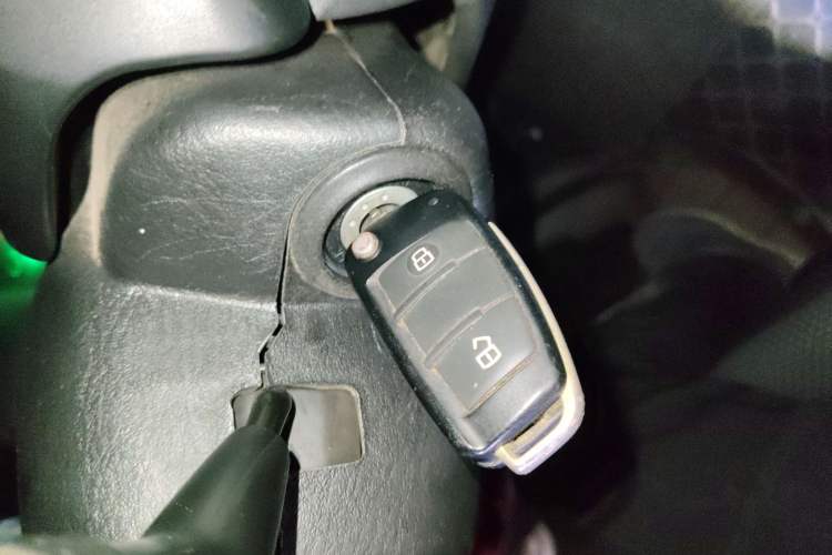 Used JAC Refine 2015 2.0L Shuttle Gasoline Long-Wheelbase Standard Version HFC4GA3-3D