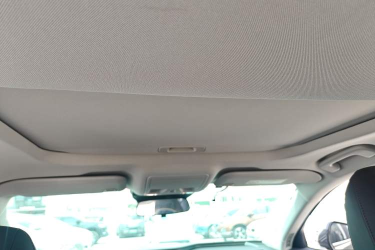 Used Ford Mondeo 2023 EcoBoost 180 Luxury Model Headliner