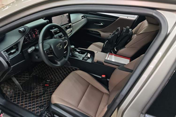 Used Lexus ES 2023 200 Excellence Edition