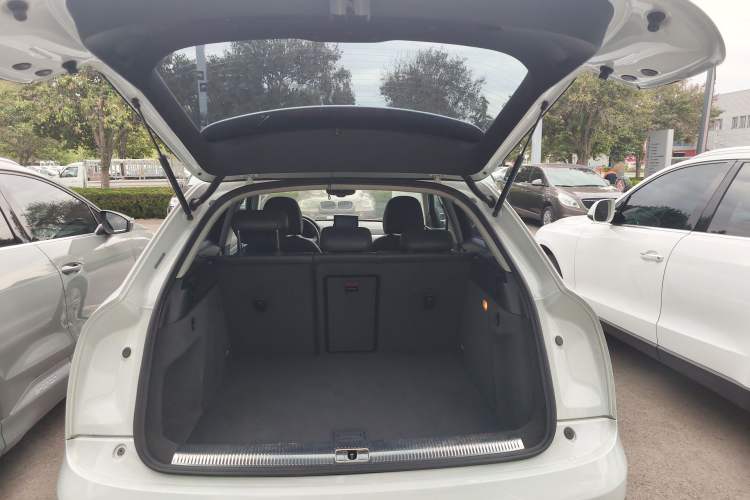 Used Audi Q3 2015 35 TFSI Comfort Model Trunk