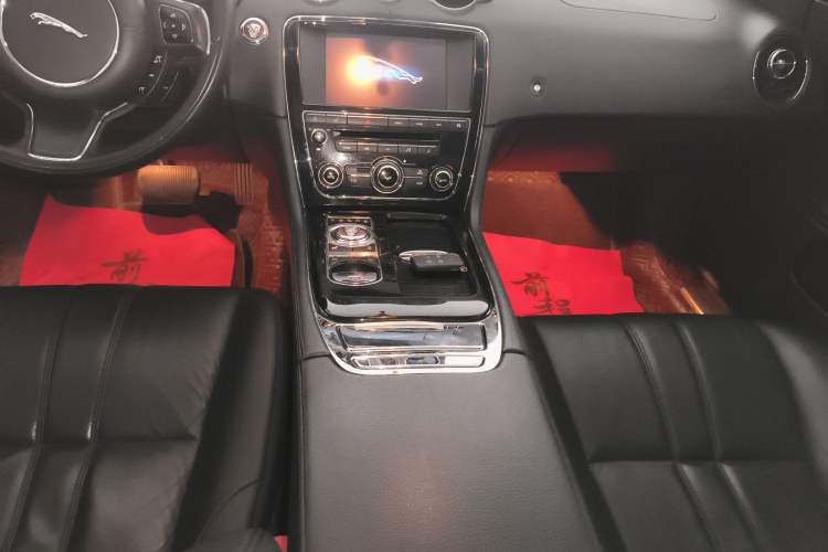Used Jaguar XJ 2014 XJL 2.0T Two-Wheel-Drive Elegant Business Edition
