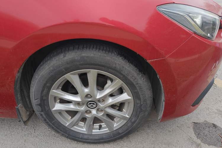 Used Mazda Mazda 3 Axela 2014 Sedan 1.5L Automatic Comfort Model
