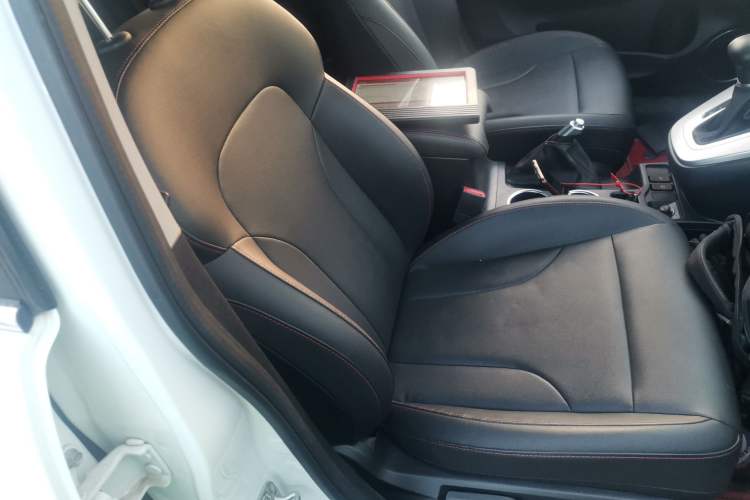 Used Haval M6 2019 1.5T DCT Two-Wheel Drive Elite Version China VI Standard