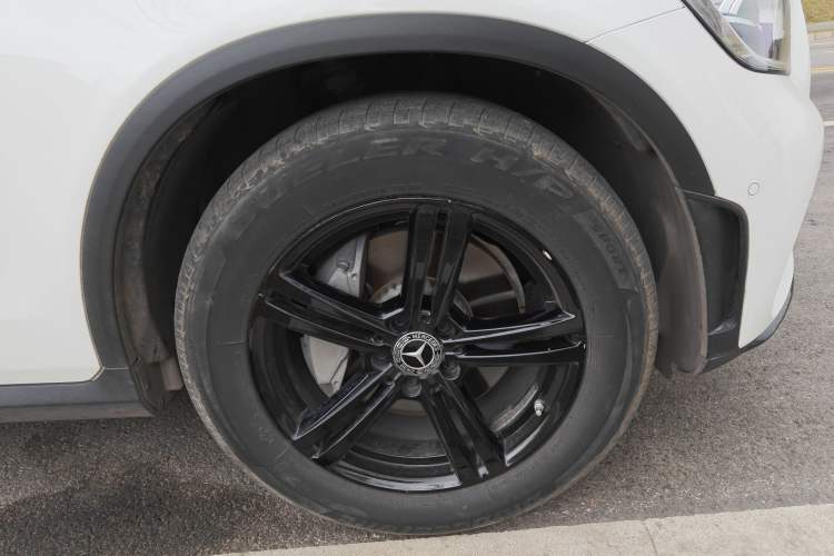 Used Mercedes-Benz GLC 2020 GLC 260 L 4MATIC Luxury Model Exterior 7