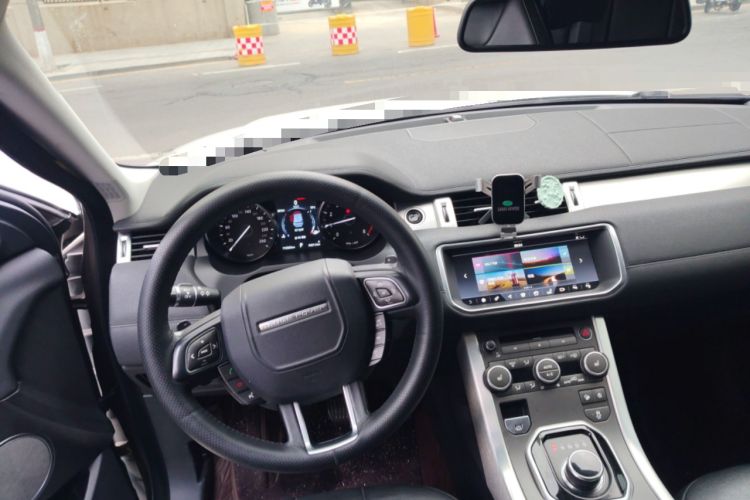 Used Land Rover Range Evoque 2018 240 PS SE Smart Brilliance Edition Steering Wheel