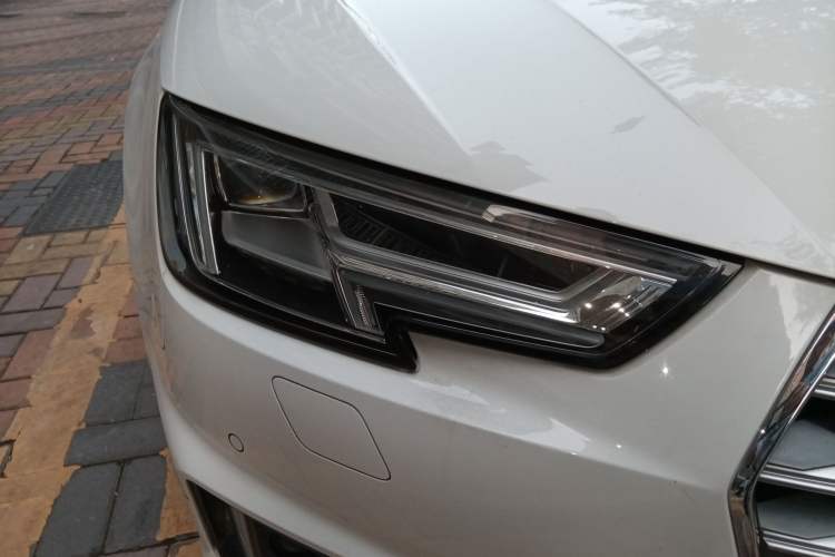 Used Audi A4L 2018 30th Anniversary Edition 40 TFSI Fashion Model
