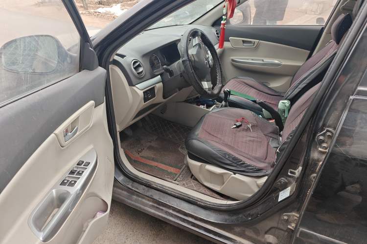 Used CHANGAN Alsvin V5 2012 1.5L Manual Dream Edition
