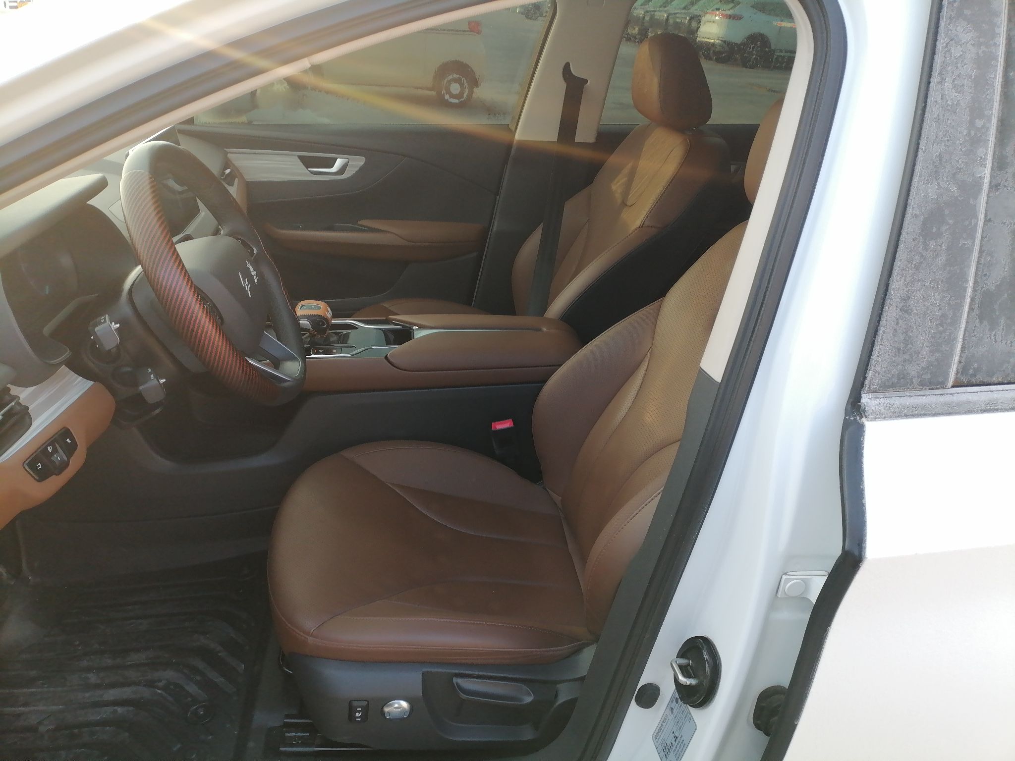 Переднее сиденье в автомобиле