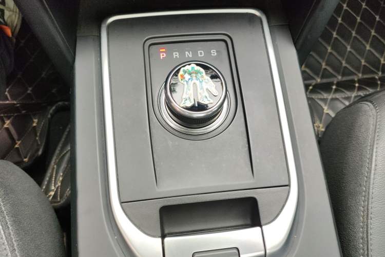 Used Land Rover Discovery Sport 2017 2.0T PURE Gear Lever