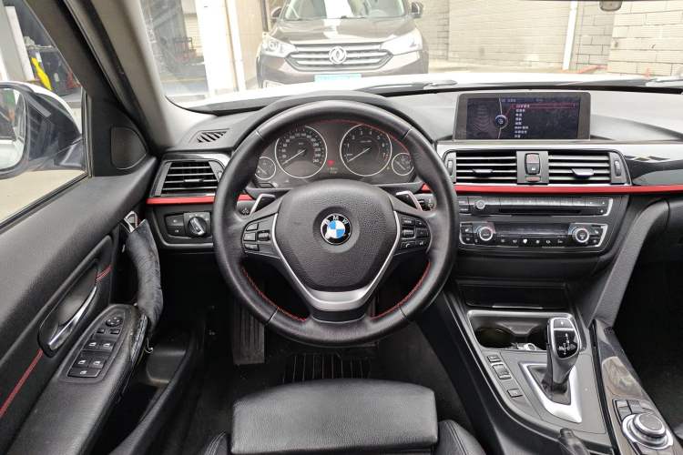 Used BMW 3 Series 2013 328i Sport Design Package Steering Wheel