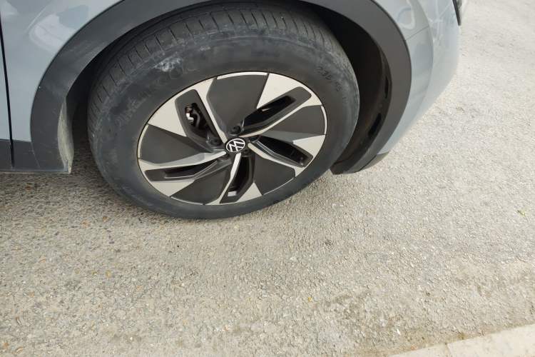 Used Volkswagen ID.4 CROZZ 2022 Pure Edition Limited Edition Right Front Wheel Hub