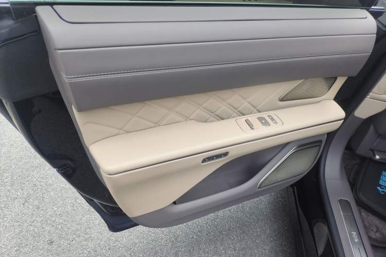 Used Nio ET9 2025 100 kWh
