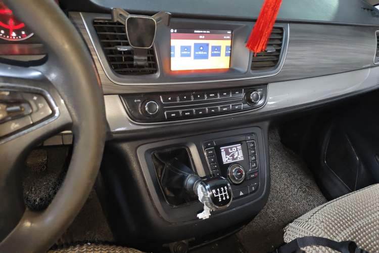 Used SAIC MAXUS G10 2016 1.9T Manual Elite Edition Diesel China V Standard