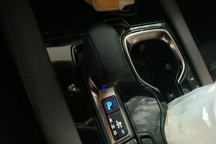 Used Lexus RX 2023 350h Two-Wheel Drive Comfort Edition Gear Lever