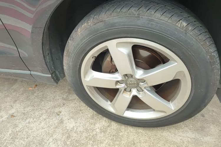 Used Audi Q5 2015 40 TFSI Technology Edition Right Front Wheel Hub