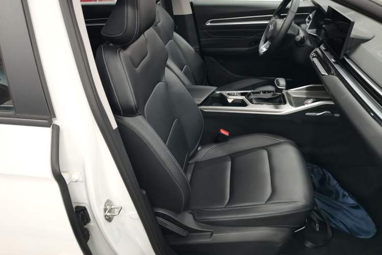 Used Geely Auto Emgrand 2025 4th Generation 1.5L CVT Longteng Edition
