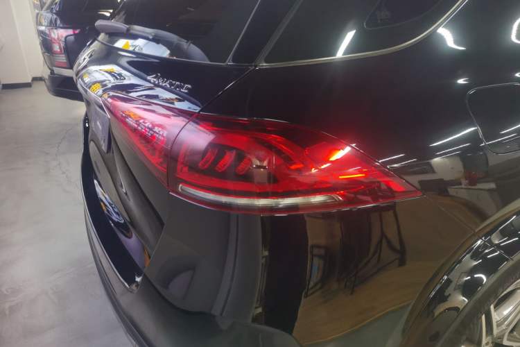 Used Mercedes-Benz GLE 2023 GLE 350 4MATIC Stylish Model