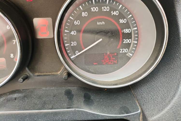 Used Bestune B50 2013 1.6L manual luxury version Odometer Close Up