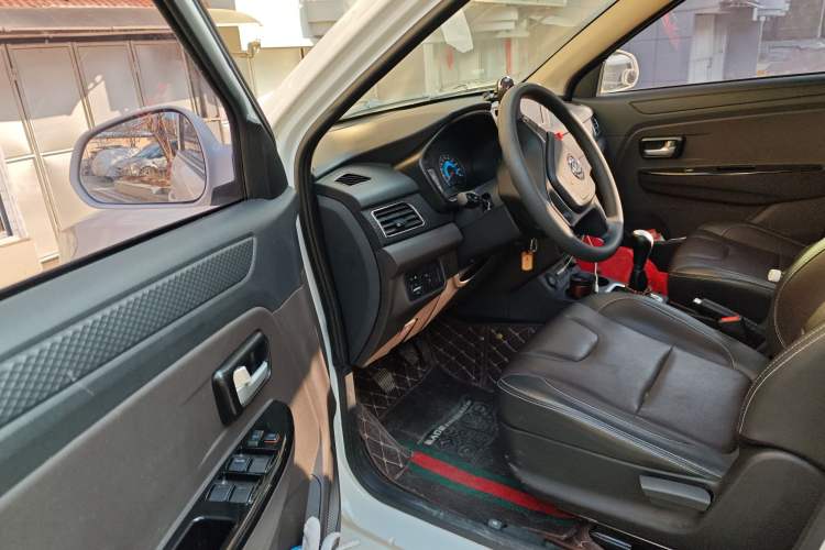 Used Dongfeng Fengon 330 2019 1.5L 330S Manual Comfort Version China VI Standard