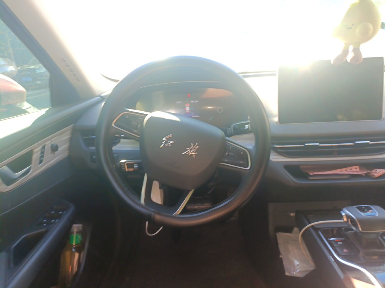 Hongqi E-QM5 2024 610 km PLUS — снимка 10
