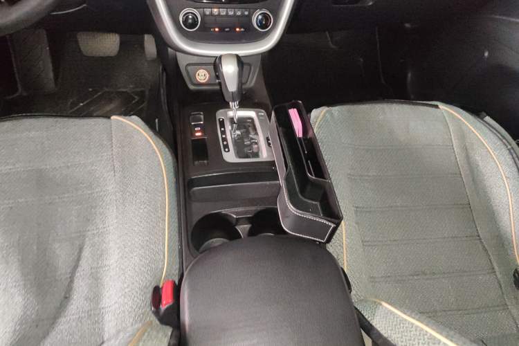 Used Bestune X80 2013 2.0L automatic comfort version
