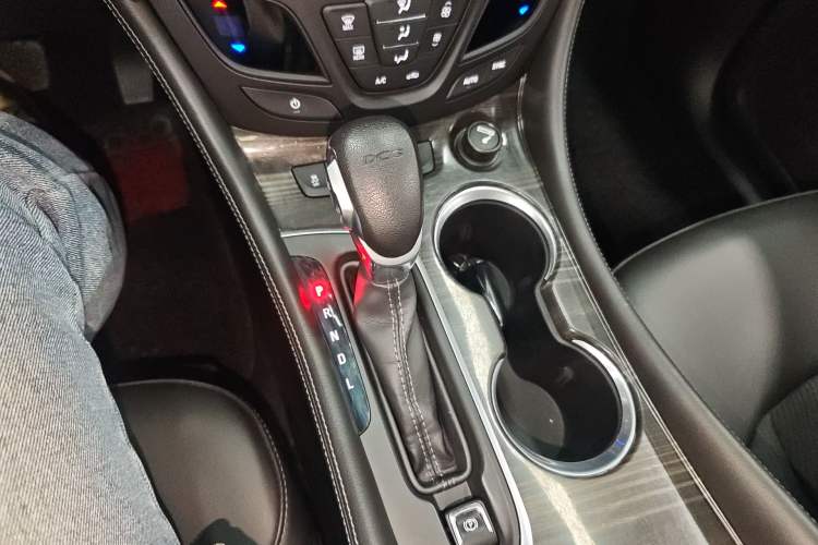 Used Buick Envision 2021 532T Two-Wheel-Drive Leading Version Gear Lever