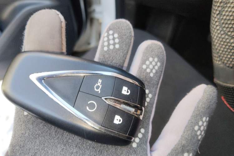 Used CHANGAN OSHAN X5 PLUS 2023 1.5T DCT Excellence Edition Vehicle Key