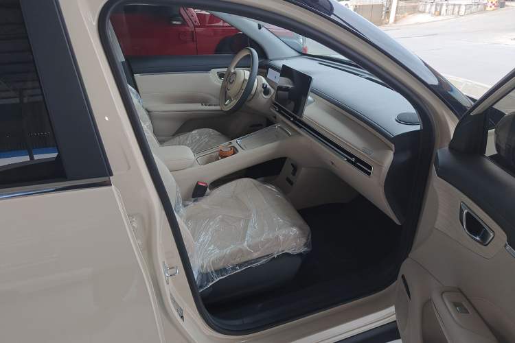 Used Wuling Bingo S 2025 Model 325km Deluxe Edition