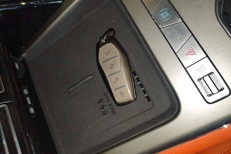 Used BYD Tang New Energy 2025 Model Smart Drive Version DM-i 175KM Prestige Version Vehicle Key