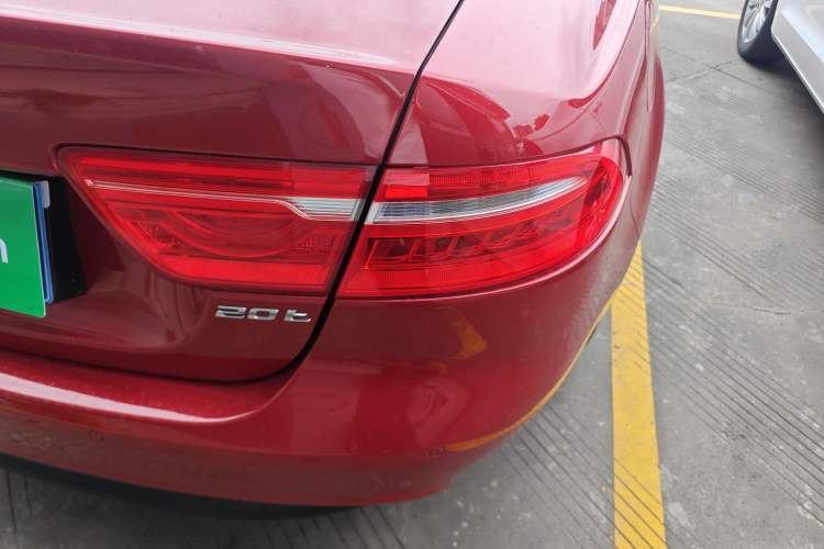 Used Jaguar XE 2015 2.0T 200 PS R-Sport