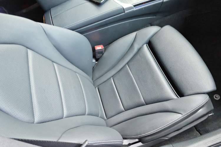 Used Mercedes-Benz C-Class 2019 C 180 L Fashion Edition Sport Version Right Front Seat