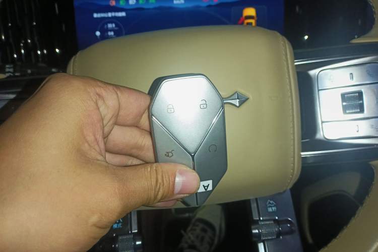 Used Formula Leopard Leopard 5 2023 Navigator Edition
