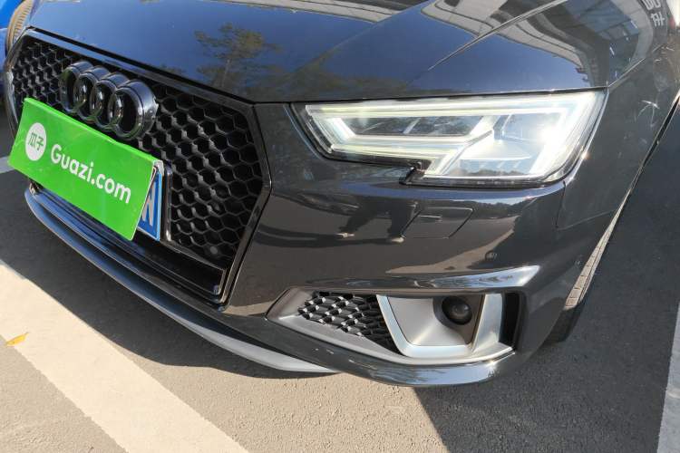 Used Audi A4L 2019 40 TFSI Fashion Version China V