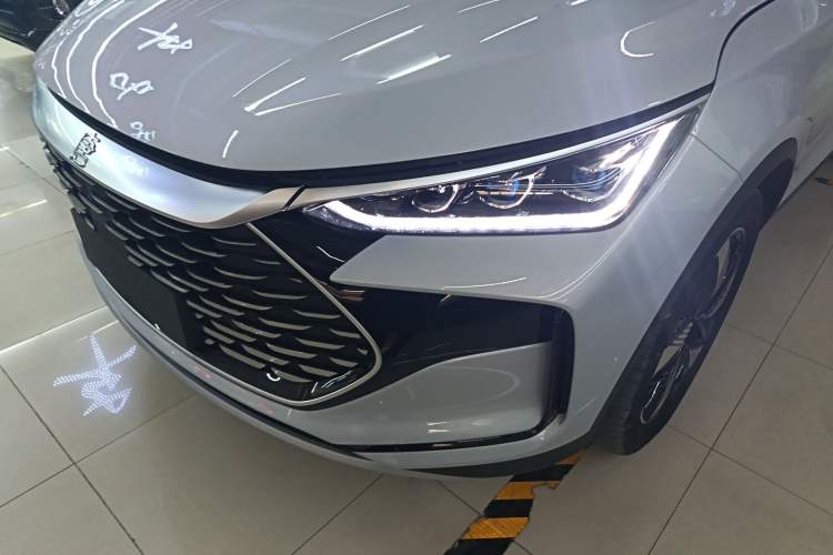 Used BYD Tang New Energy 2024 DM-i Glory Edition 112KM Prestige Model
