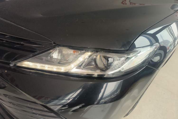 Used Toyota Camry 2018 2.0E Elite Edition Left Front Headlight