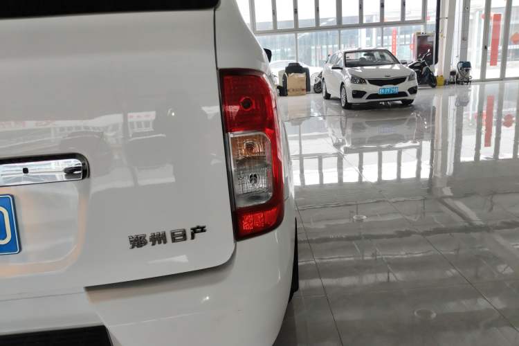 Used Dongfeng Palazzo 2022 2.0T Manual Two-Wheel Drive Luxury Version